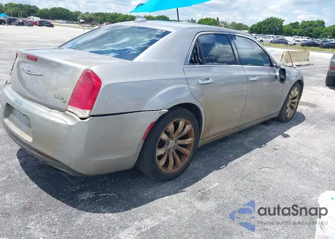 2017 Chrysler 300C z USA, uszkodzony, nr VIN 2C3CCAEG6HH590863